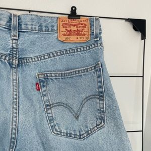 550 Levi’s with classic orange tag